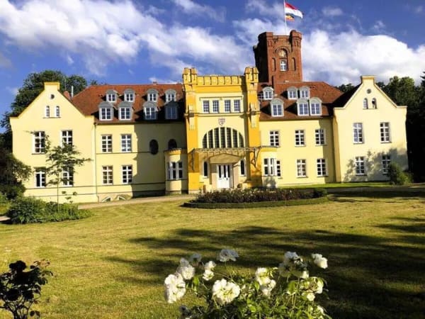 Immobilie in Lelkendorf - Neue Dachgeschosswohnung "Vietgest" im Schloss Lelkendorf - Bild 0
