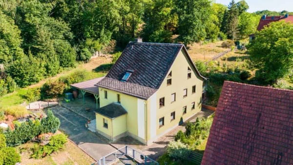 Immobilie in Bahretal - Großzügiges Einfamilienhaus mit weitläufigem Grundstück in Bahretal - Bild 0