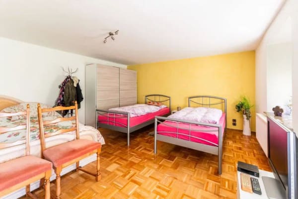 Immobilie in Bahretal - Großzügiges Einfamilienhaus mit weitläufigem Grundstück in Bahretal - Bild 2