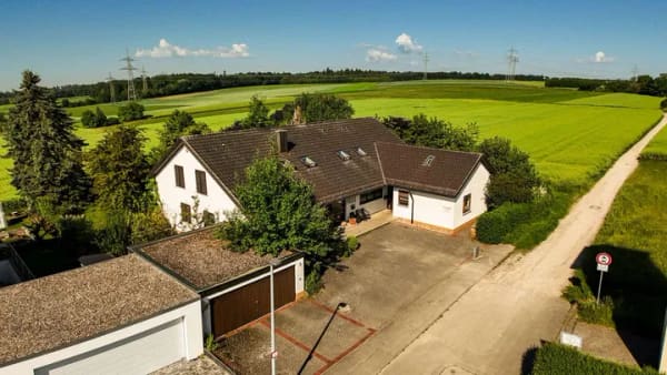 Immobilie in Gäufelden - VERKAUFSSTART: Beeindruckendes Wohn- und Geschäftshaus in idyllischer Wohnlage - Bild 0