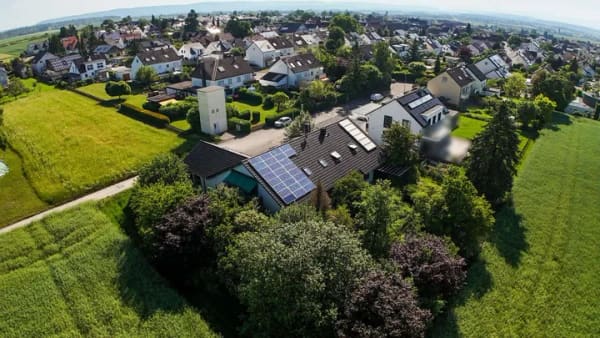 Immobilie in Gäufelden - VERKAUFSSTART: Beeindruckendes Wohn- und Geschäftshaus in idyllischer Wohnlage - Bild 1
