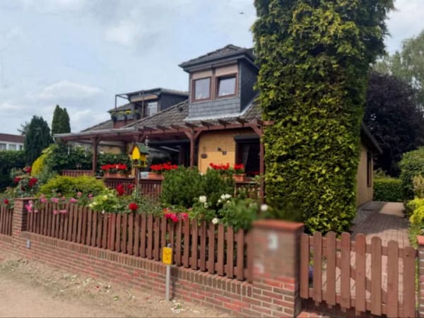 Immobilie in Glinde - Zweifamilienhaus in begehrter Lage von Glinde - Eigennutzung, Mehrgenerationen oder Kapitalanlage - Bild 2