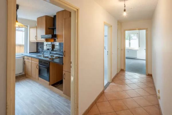 Immobilie in Buchloe - Attraktive 2-Zimmer-Wohnung mit Balkon, Kellerabteil und Stellplatz - Bild 3