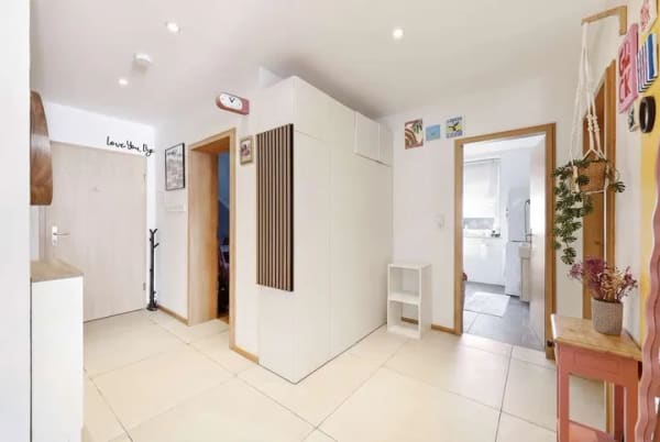Immobilie in Ismaning - Attraktive 4-Zimmer-Wohnung mit Westbalkon in begehrter Lage von Ismaning-Süd - Bild 0