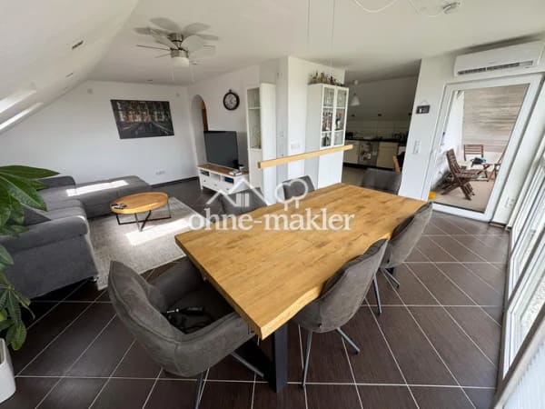 Immobilie in Dormitz - Traumhafte 4-Zimmer-Dachgeschosswohnung mit Panoramablick, Klimaanlage und Carport - Bild 0