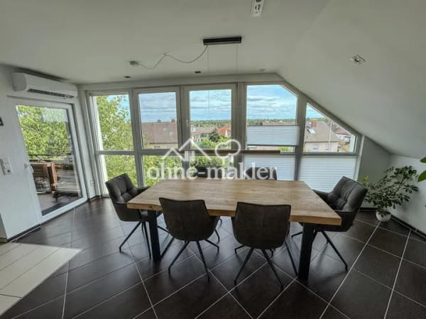 Immobilie in Dormitz - Traumhafte 4-Zimmer-Dachgeschosswohnung mit Panoramablick, Klimaanlage und Carport - Bild 2