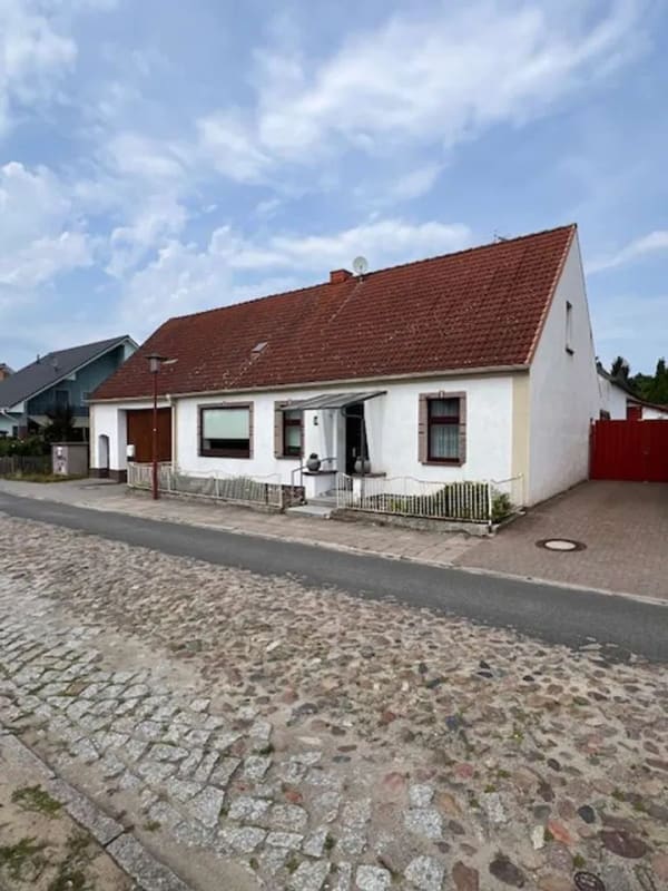 Immobilie in Niemegk - Viel Platz zum Wohnen, Arbeiten & Entspannen – Zweifamilienhaus auf 2.185 qm - Bild 0
