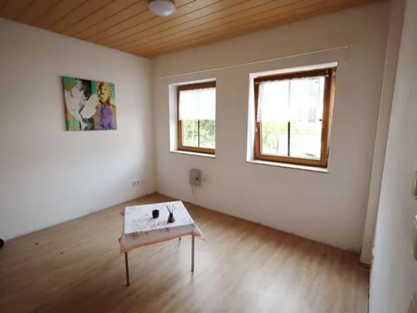 Immobilie in Wolfstein - Zweifamilienhaus mit Gestaltungspotential - Bild 2