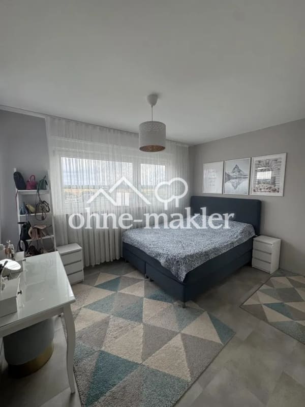 Immobilie in Liederbach - Provisionsfrei, Stilvoll modernisierte 3-Zimmer-Wohnung mit Skylineblick und Loggia in Liederbach - Bild 2