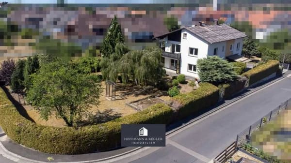 Immobilie in Schnaittenbach - Wohnen mit viel Freiraum: Großzügiges Wohnhaus auf 1.313 m² Grundstück mit weitläufigem Garten - Bild 0