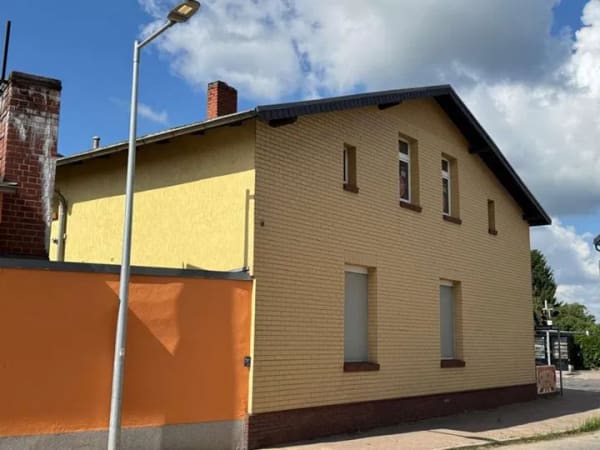 Immobilie in Ueckermünde - Stadthaus mit 2 Eigentumswohnungen - Bild 1
