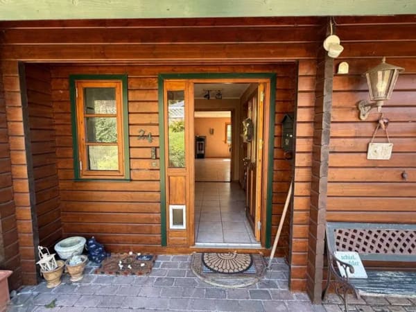 Immobilie in Süderheistedt - Idylisch in die Natur eingebettetes Holzhaus in Süderheistedt - Bild 2