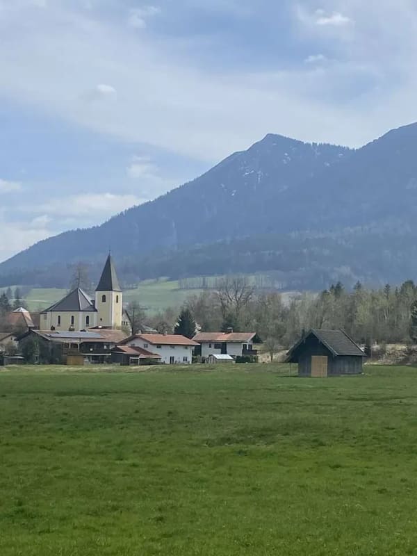 Immobilie in Ruhpolding - Dachgeschosswohnung 2 Zimmer mit Bergpanorama in zentrale Lage - Bild 1