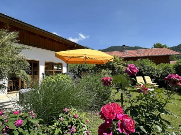 Immobilie in Bayrischzell - Ideal fürs Kapital - Sehr gepflegtes Einfamilienhaus im heilklimatischen Kurort Bayrischzell am Fuße des Wendelsteins - Bild 0