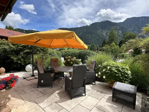 Immobilie in Bayrischzell - Ideal fürs Kapital - Sehr gepflegtes Einfamilienhaus im heilklimatischen Kurort Bayrischzell am Fuße des Wendelsteins - Bild 1