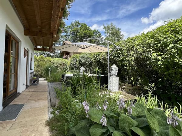 Immobilie in Bayrischzell - Ideal fürs Kapital - Sehr gepflegtes Einfamilienhaus im heilklimatischen Kurort Bayrischzell am Fuße des Wendelsteins - Bild 2