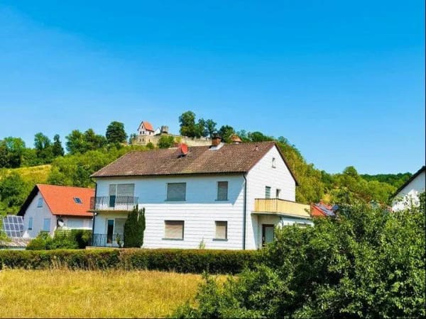 Immobilie in Königsberg in Bayern - Ihr neues Zuhause mit Doppelgarage auf einem über 2.000m² großen Grundstück in Top-Lage am grünen Stadtrand! - Bild 3