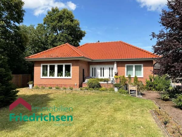 Immobilie in Enge-Sande - Ebenerdig wohnen in Waldnähe – charmanter Walmdachbungalow - Bild 0