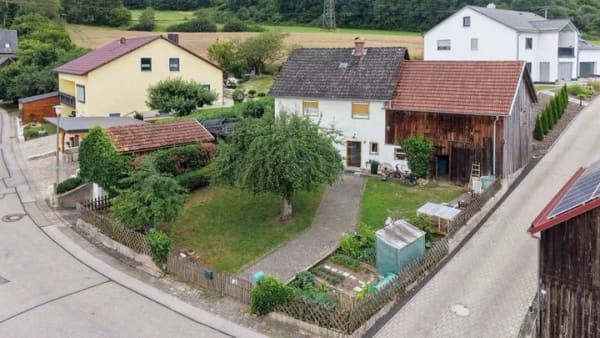 Immobilie in Dietfurt an der Altmühl - Ehemaliges Bauernhaus mit Scheune in Dietfurt - Bild 0