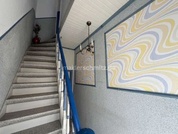 Immobilie in Mönchengladbach - GROSSZÜGIGES FAMILIENHAUS MIT ENTWICKLUNGSPOTENZIAL! - Bild 4