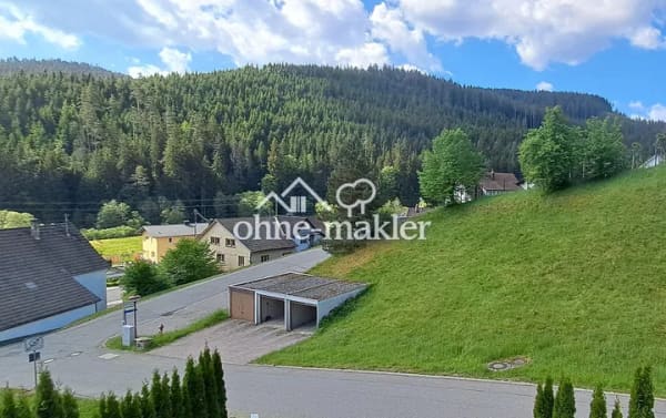 Immobilie in Vöhrenbach - Modernes Effizienzhaus (16 kWh/m²a) - Wohnen, Arbeiten und/oder Vermieten - unverbaubare Aussicht - Bild 3