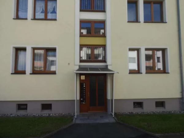 Immobilie in Oelsnitz/Vogtland - Zweiraumwohnung mit einem schönen Ausbli - Bild 2