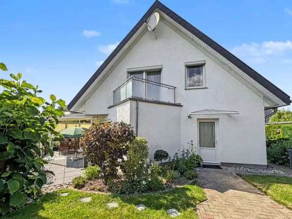 Immobilie in Broderstorf - Gepflegtes Einfamilienhaus vor den Toren Rostocks -  in Broderstorf im Ortsteil Pastow - Bild 0