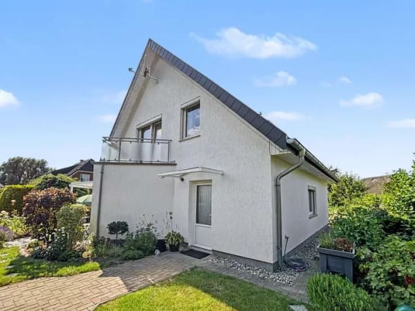 Immobilie in Broderstorf - Gepflegtes Einfamilienhaus vor den Toren Rostocks -  in Broderstorf im Ortsteil Pastow - Bild 1