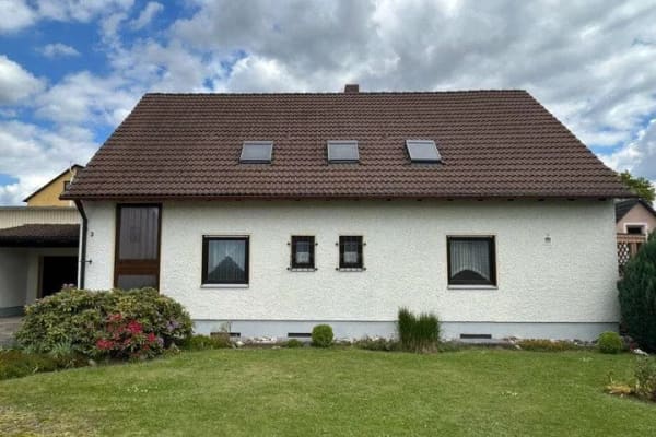 Immobilie in Dürrwangen - Viel Platz für die ganze Familie - Haus mit großem Grundstück - Bild 0