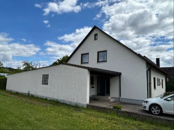 Immobilie in Dürrwangen - Viel Platz für die ganze Familie - Haus mit großem Grundstück - Bild 2