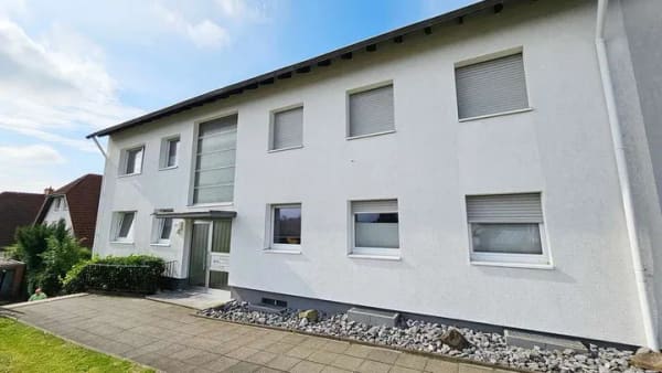 Immobilie in Odenthal - Gepflegte 2-Zimmer-Eigentumswohnung mit PKW-Stellplatz und Keller, im Herzen von Odenthal-Glöbusch - Bild 0