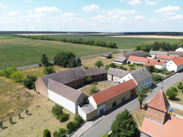 Immobilie in Jessen (Elster) - Jessen: Großzügiger 4-Seithof mit historischem Charme und viel Platz in naturnaher Lage - Bild 0