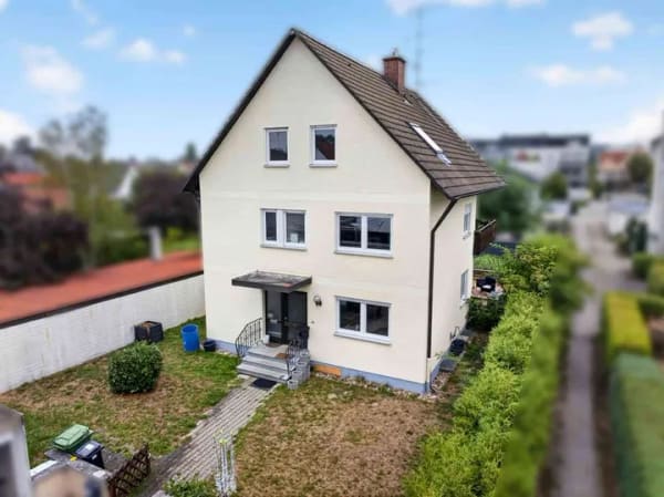 Immobilie in Weißenhorn - Zentral gelegenes Einfamilienhaus mit schönem Garten und Doppelgarage - Bild 0
