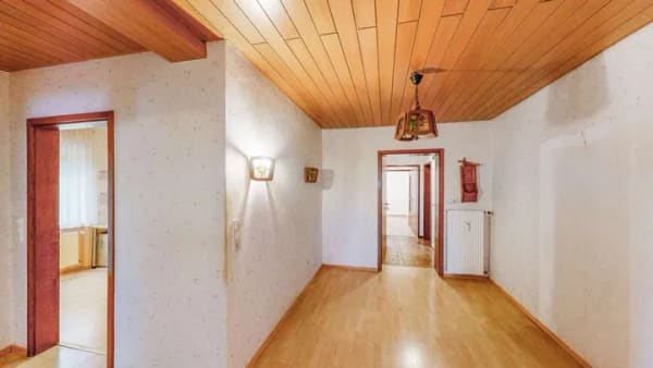 Immobilie in Eußenheim - Viel Raum für Ideen – Zweifamilienhaus mit großem Ausbaupotenzial und Werkstatt-/Ausbaureserve - Bild 4