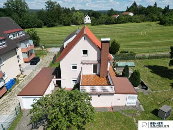 Immobilie in Altdorf bei Nürnberg - Großzügiges Wohnhaus mit ca. 190 m² Wohnfläche, zwei Wohneinheiten und 1.000 m² Grundstück - Bild 1