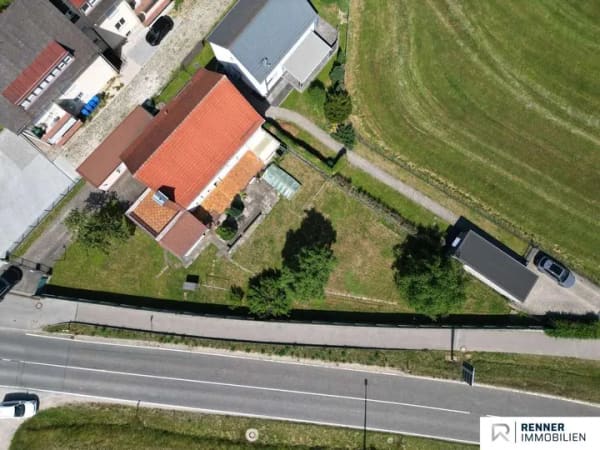 Immobilie in Altdorf bei Nürnberg - Großzügiges Wohnhaus mit ca. 190 m² Wohnfläche, zwei Wohneinheiten und 1.000 m² Grundstück - Bild 2