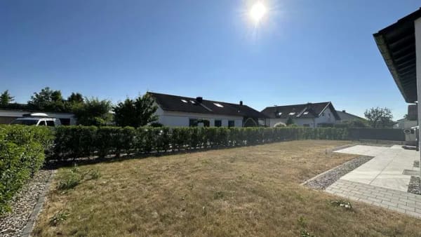 Immobilie in Burgkirchen an der Alz - … AIGNER - anspruchsvoll, stylisches Anwesen für zwei Generationen in bevorzugter Randlage ... - Bild 2