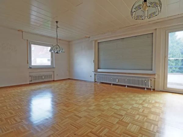 Immobilie in Köngen - Helle, gut geschnittene  3-Zimmer-Wohnung in zentraler, jedoch ruhiger Wohnlage in Köngen - Bild 1