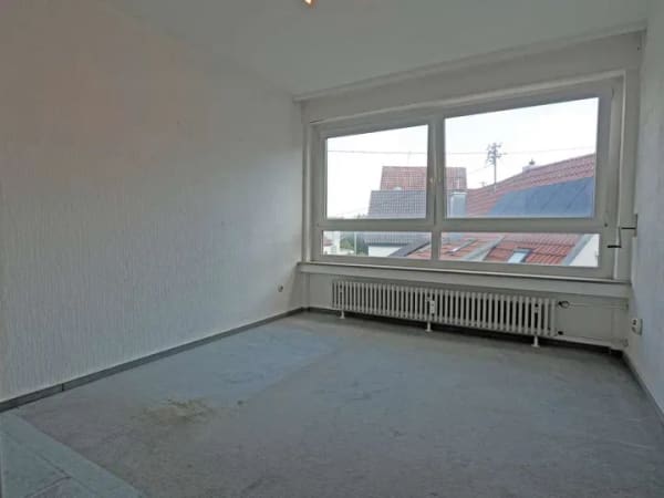 Immobilie in Köngen - Helle, gut geschnittene  3-Zimmer-Wohnung in zentraler, jedoch ruhiger Wohnlage in Köngen - Bild 4