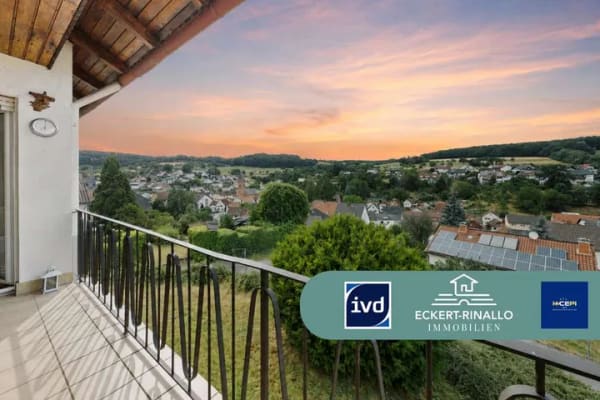 Immobilie in Lützelbach - Eckert-Rinallo Immobilien: Freistehendes Haus mit tollem Ausblick am Ortsrand von Seckmauern - Bild 0
