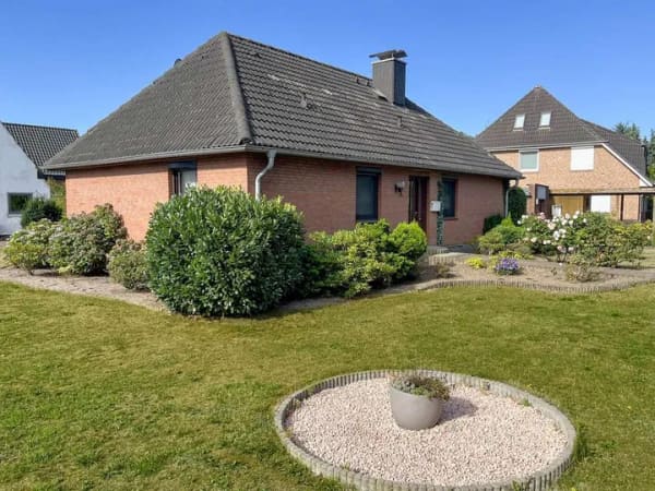 Immobilie in Wasbek - Aus 1. Hand - gepflegter Walmdachbungalow im schönen Wasbek - Bild 2