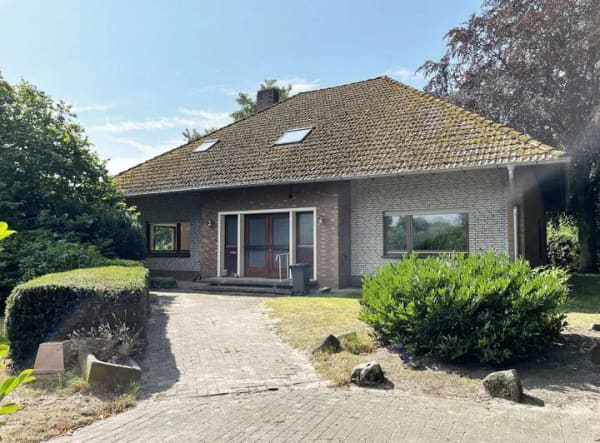 Immobilie in Stuhr - Zweifamilienhaus mit großem Naturgrundstück - Bild 2