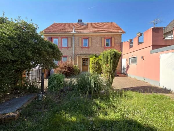 Immobilie in Egelsbach - Viel Platz, viel Charme, viele Möglichkeiten - Einfamilienhaus in zentraler Lage von Egelsbach - Bild 0