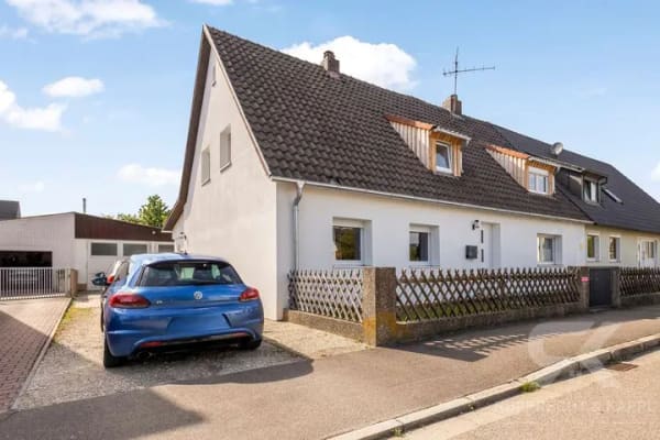 Immobilie in Schwarzenfeld - Hochwertig renoviert, vielseitig nutzbar - Zweifamilienhaus mit zwei modernen Maisonette-Wohnungen - Bild 3