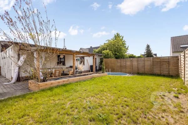 Immobilie in Schwarzenfeld - Hochwertig renoviert, vielseitig nutzbar - Zweifamilienhaus mit zwei modernen Maisonette-Wohnungen - Bild 4