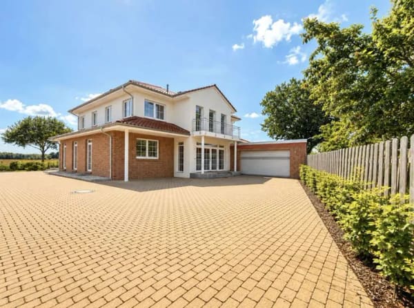 Immobilie in Edemissen - Exklusive Villa in Edemissen direkt vom Eigentümer! - Bild 1