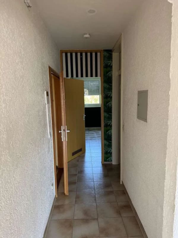 Immobilie in Kandel - PROVISIONSFREIE Helle 2-Zimmer-Wohnung mit Sonnen-Loggia, Aufzug & solider Rücklagenbasis in Kandel  - Bild 0