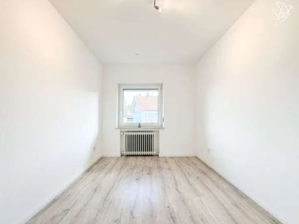 Immobilie in Lahnau - Frisch modernisierte 4-Zimmer-Wohnung mit viel Platz in ruhiger Lage von Lahnau - Bild 1