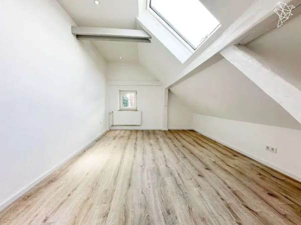 Immobilie in Lahnau - Lichtdurchflutete 3-Zimmer-Dachgeschosswohnung mit Erstbezug nach Sanierung in Lahnau - Bild 1