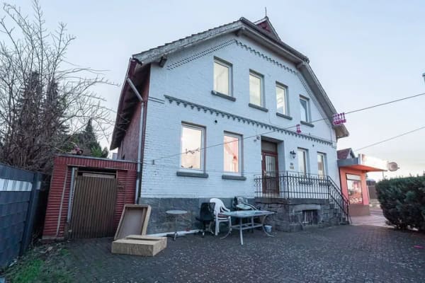 Immobilie in Barsinghausen - SICHERES INVESTMENT MIT SUPER FAKTOR 12,77 - MEHRFAMILIENHAUS MIT GEWERBE IN TOP LAGE - Bild 0